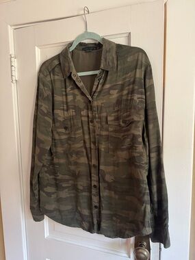 Sanctuary Camo Button-Down Shirt in Olive and Brown